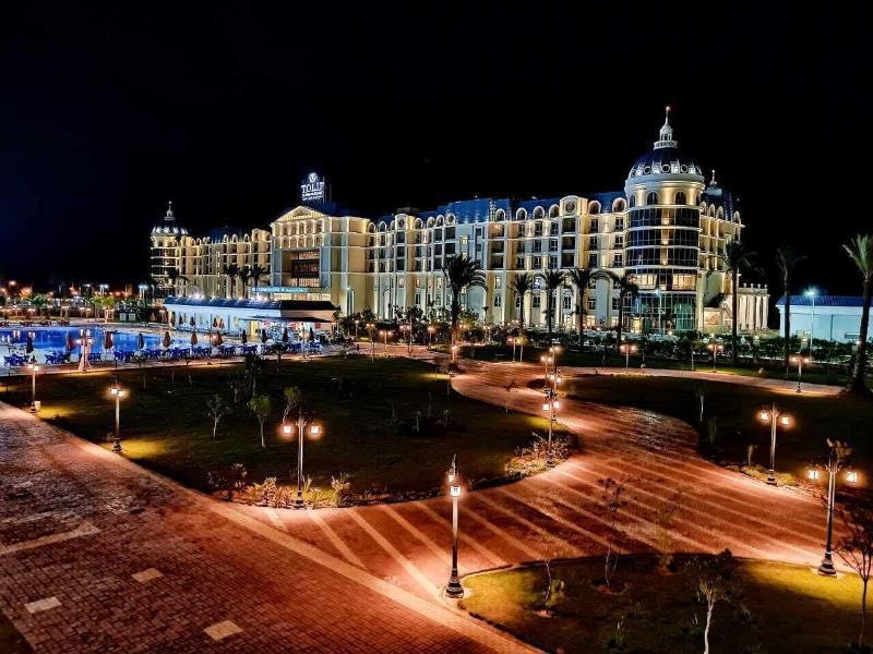 Tolip El Forsan Hotel Ismá'ílíja Exteriér fotografie The Atlantis Resort at night